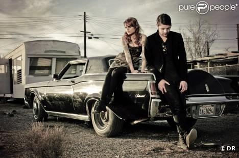 Béatrice Martin (Coeur de Pirate) forme le duo Armistice avec Jay Malinowski.