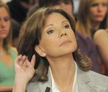 Béatrice Schönberg en mai 2010, sur le plateau de Vivement Dimanche. 