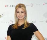 Ivanka Trump, enceinte, lors du lancement de sa collection de chaussures chez Macy's à New York le 17 mars