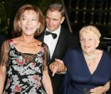La princesse Antoinette de Monaco, avec sa fille Elisabeth-Anne de Massy, et la fille de cette dernière Mélanie lors du Gala de la Croix-Rouge monégasque en 2006.