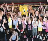 Cathy Guetta lors du lancement de la nouvelle collection de sa marque Tweety, au club de l\'Arc, à Paris, le 16 mars 2011. Les élèves de l\'AID présentent les modèles via des chorégraphies endiablées !<br />