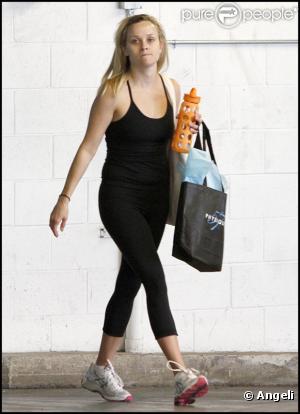 Reese Witherspoon, sans maquillage, à la sortie de son cours de gym à Beverly Hills le 14 mars 2011 