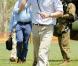 Le prince William en visite en Australie, fin mars 2011. Le petit-fils de la reine Elizabeth II a apporté son soutien aux sinistrés des inondations du Queensland et du passage du cyclone Yasi.