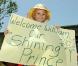 Le prince William en visite en Australie, fin mars 2011. Le petit-fils de la reine Elizabeth II a apporté son soutien aux sinistrés des inondations du Queensland et du passage du cyclone Yasi.