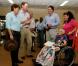 Le prince William en visite en Australie, fin mars 2011. Le petit-fils de la reine Elizabeth II a apporté son soutien aux sinistrés des inondations du Queensland et du passage du cyclone Yasi.