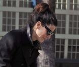 Sandra Bullock et son fils Louis dans un parc new-yorkais, le 20 mars 2011.