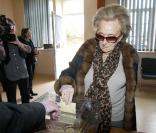 Bernadette Chirac réélue haut la main... Elle peut souffler !