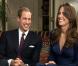 Le 31 mars, le palais royal révélait que le prince William ne porterait pas d'alliance, et que celle de Kate Middleton serait faite d'un or précieux. (photo : lors de leurs fiançailles, en novembre 2010, avec la bague de Lady Diana)