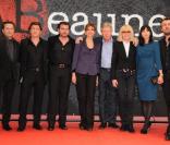 Le 4 avril 2011 avait lieu la clôture du 3e Festival de Beaune. Ici, une magnifique photographie de groupe présentant la totalité du jury.<br />