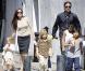 Angelina Jolie et Brad Pitt en famille, à la Nouvelle-Orléans, en mars 2011.
