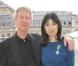 Linh Dan Pham au ministère de la Culture, à Paris, lors de sa remise des  insignes de chevalier dans l'ordre des Arts et des Lettres. Régis Wargnier lui a offert sa récompense. 5 avril  2011