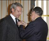 Lambert Wilson au ministère de la Culture, à Paris, lors de sa remise des  insignes d\'officier dans l\'ordre national du Mérite. 5 avril  2011
