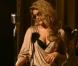 Melody Gardot dans la pub pour les sonorisations Bose Edition de la marque Renault. La chanteuse américaine rêve de s'installer en France et de demander la nationalité française.