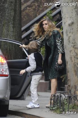 Sarah Jessica Parker et son fils James sortent de leur home-sweet-home à New York le 10 avril 2011