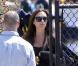 Victoria Beckham emmène Brooklyn et Romeo à leur leçon de football, en avril 2011.
