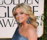 Jane Krakowski pose enceinte lors des Golden Globes en janvier 2011 à Los Angeles 