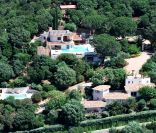 La demeure de vacances de la chanteuse mythique Dalida est en vente. Porto-Vecchio, en Corse.