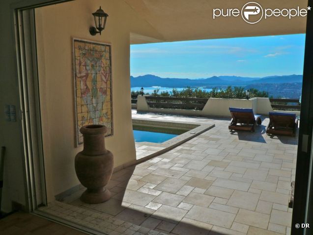 La demeure de vacances de la chanteuse mythique Dalida est en vente. Porto-Vecchio, en Corse.
