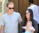 Alanis Morissette : Avec son mari et son bébé, elle respire la santé...