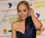 Ornella Muti, ici lors de la Berlinale en février 2011, ne jouera pas au théâtre à Paris, cet été, comme c\'était prévu...