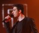 Raphaël Herrerias chante sur le plateau de X Factor le 3 mai 2011 sur M6