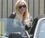 Lindsay Lohan continue, en attendant la décision de ce jour 11 mai 2011, ses travaux d'intérêts généraux dans la basse ville de LA