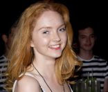 <p>Lily Cole s\'engage également pour protéger les océans. Bravo ! Londres, 11 mai 2011</p>
<p>&nbsp;</p>