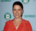 <p>La ravissante Neve Campbell était elle aussi de la partie pour cette campagne écologique organisée par Selfridges&Co. Londres, 11 mai 2011</p>
<p>&nbsp;</p>