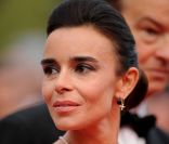 Elodie Bouchez est somptueuse dans sa robe bustier sublimée par un collier Boucheron. Cannes, 12 mai 2011