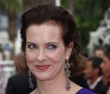 Carole Bouquet sur les marches du festival de Cannes, le 12 mai 2011.