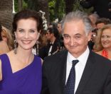 Carole Bouquet et Jacques Attali sur les marches du festival de Cannes, le 12 mai 2011.