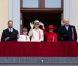  Comme de coutume, la famille royale norvégienne s'est réunie au balcon du palais, à Oslo, pour saluer la parade des enfants qui célèbre la fête nationale, le 17 mai 2011. Milly Kakao, le labradoodle du prince héritier Haakon, de la princesse Mette-Marit et de leurs enfants, après avoir fait le show le matin à Asker, n'a pas montré sa papatte au balcon du roi Harald et de la reine Sonja ! 