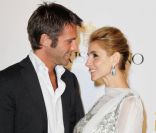 Un couple si complice ! Emmanuel Philibert de Savoie et son épouse Clotilde Courau lors de la soirée de Grisogono le 17 mai 2011 au Cap d'Antibes