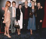 Romain Duris et l\'équipe des Poupées Russes de Cédric Klapisch le 7 juin 2005<br />