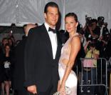 Gisele Bundchen et Tom Brady au Superheroes : Fashion and Fantasy, au MET de New York