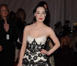Dita Von Teese au Superheroes : Fashion and Fantasy, au MET de New York
