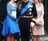 Lors du mariage princier du 29 avril 2011, la princesse Beatrice d'York arborait un odieux chapeau signé Philip Treacy. Devant l'ampleur du tollé sur Internet et dans les médias, elle a choisi de le mettre en vente sur eBay et a récolté près de 93 000 euros au profit de bonnes oeuvres !