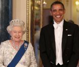 Photo officielle de Barack Obama et Elizabeth II au dîner de gala à Buckingham Palace, à Londres, le 24 mai 2011.