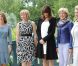Carla Bruni-Sarkozy accueille les épouses des chefs d'Etat du G8 à la villa Strassburger à Deauville, le 26 mai 2011