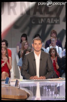 Ali Baddou sur le plateau du Grand Journal sur Canal + en avril 2011  