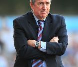 Gérard Houllier, 63 ans, n'a pas d'autre choix que de jeter l'éponge : après un nouvel incident cardiaque en avril 2011, l'avis des médecins est défavorable pour la suite. Il quitte ses fonctions d'entraîneur d'Aston Villa au bout d'un an seulement...