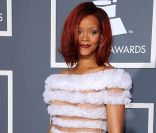 Rihanna dans une fabuleuse robe Gaultier lors des Grammy Awards en février 2011 