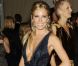 Sienna Miller dans une tenue étudiée pour le red carpet. La belle blonde a du style et elle le prouve ! 