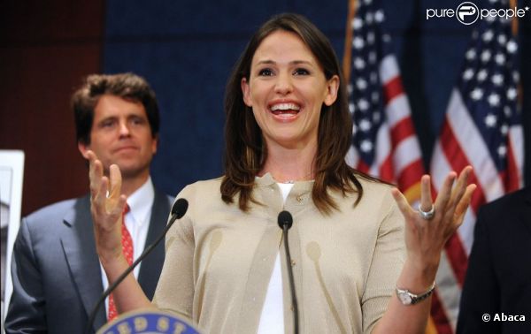 Jennifer Garner, l'une des portes-paroles de l'organisation Save the Children parle de l'éducation des jeunes enfants lors d'une conférence au Capitol de Washington, 8 juin 2011