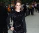 La jeune fille timide se transforme en canon de beauté... Dans sa robe moulante, Kirsten Stewart fait chavirer des coeurs ! New York, 17 juin 2010 