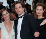 L'équipe de  Pourquoi tu pleures ?  à Cannes, le 19 mai 2011 : la réalisatrice Katia Lewkowicz, Benjamin Biolay et Benjamin Biolay. 