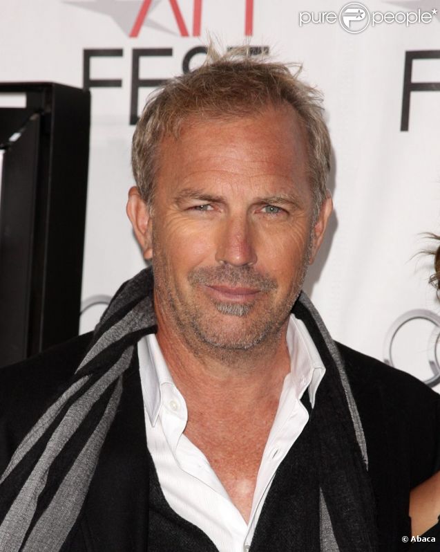 Kevin Costner entamera le tournage de  Superman : Man of Steel  fin 2011, pour une sortie du film annoncée pour Noël 2012.