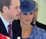 Très élégante lors des célébrations du 90e anniversaire du duc d'Edimbourg le 12 juin 2011, Catherine, duchesse de Cambridge, ne veut pas des services d'une habilleuse et soignera elle-même son look lors de sa première sortie internationale, en Amérique du Nord fin juin début juillet.