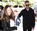 Rebecca Gayheart, Eric Dane et leur craquante Billie rejoignent l\'aéroport de Los Angeles pour une destination encore inconnue, le 18 juin 2011