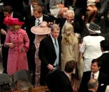 Le comte Charles Spencer, frère de Lady Di, a épousé en troisièmes noces sa compagne de longue date Karen Gordon, le 18 juin 2011 dans l'intimité du fief familial d'Althorp. Le 29 avril 2011, ils assistaient ensemble au mariage de William et Kate à Westminster. 